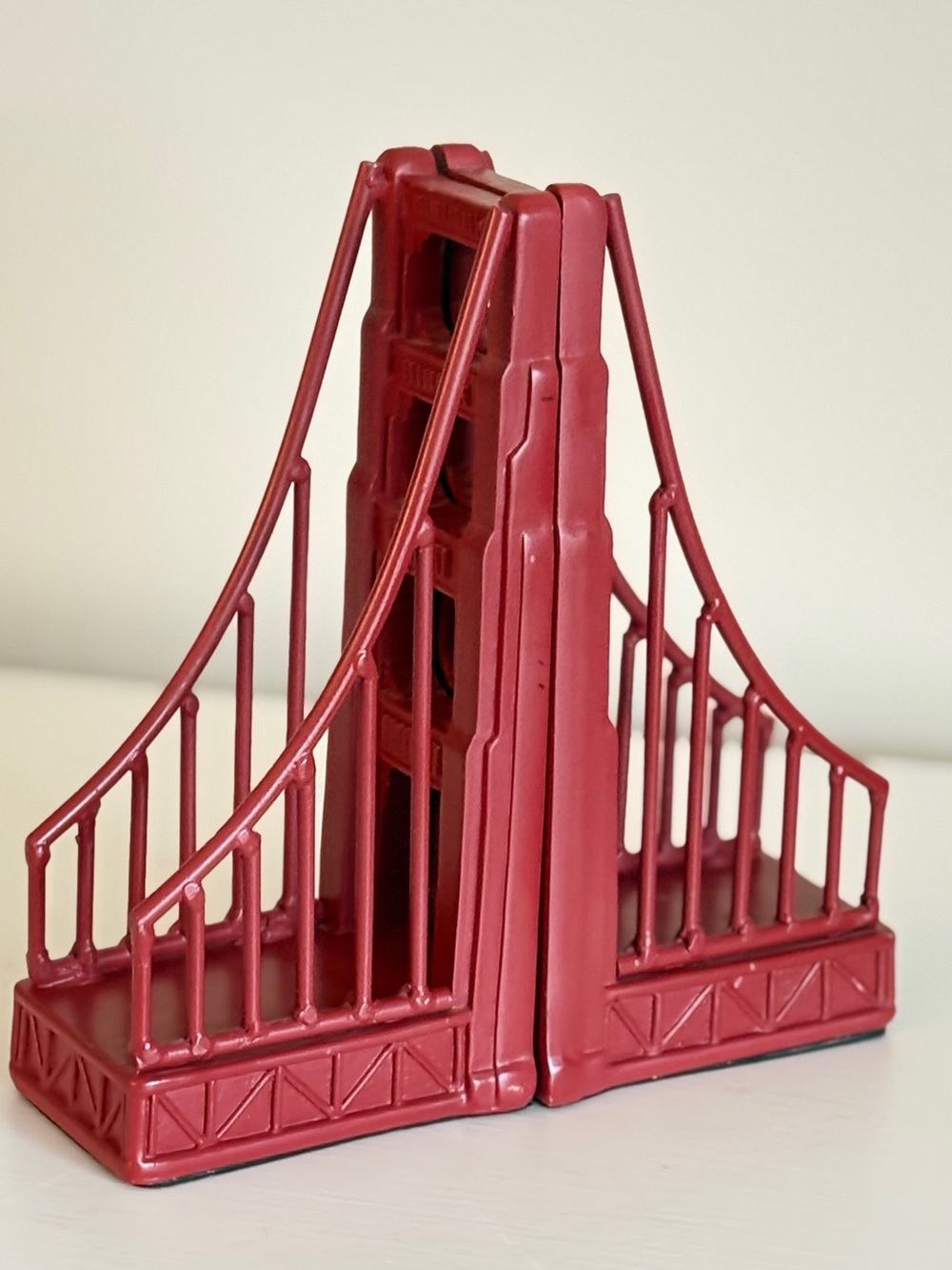 Red Bridge-Style Metal Bookends - Decorative Kitchen Shelf Support